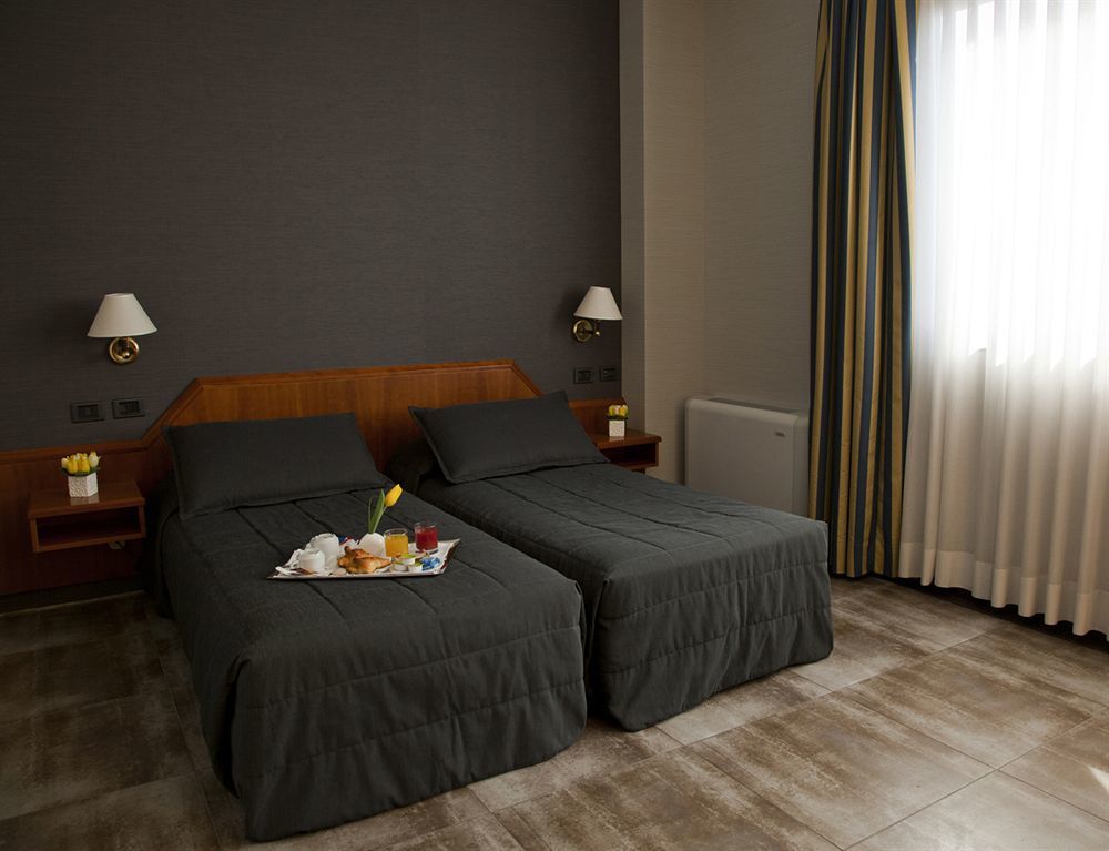 Hotel Zone Roma Exterior foto
